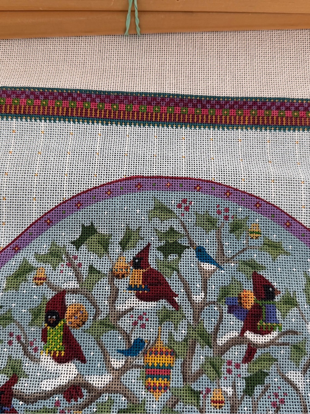 Needlepoint XL stocking- threads, guide and frame - Picture 3 of 6